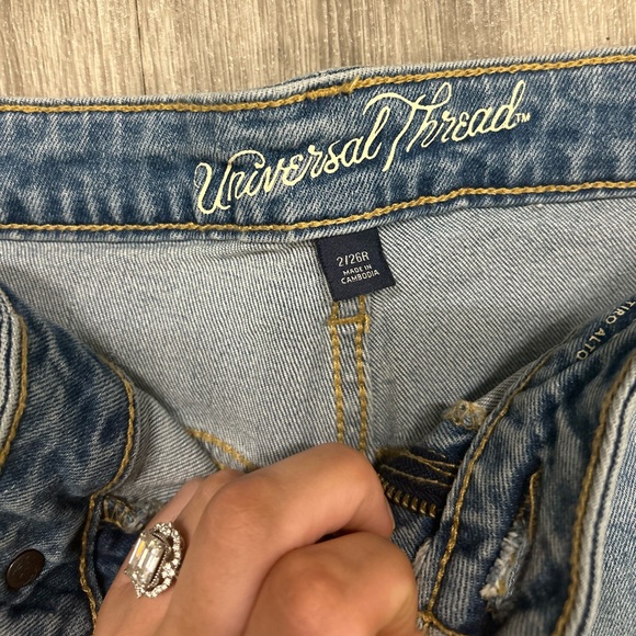 Universal Thread Jean Short - Picture 2 of 3